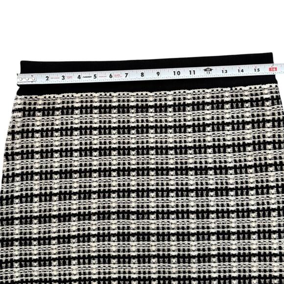 Aritzia Babaton Salvatore Italian Merino Wool Tweed Knit Skirt Black White Large - Picture 6 of 12